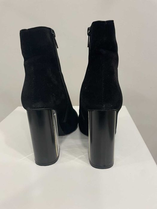 Елегантни дамски боти на ток 37