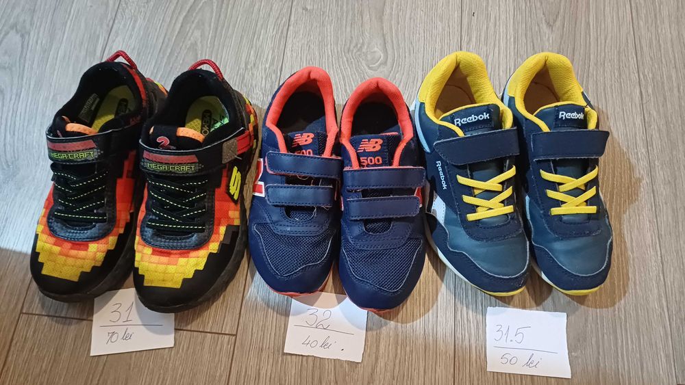 Adidasi baieti, diferite marimi, in stare buna.