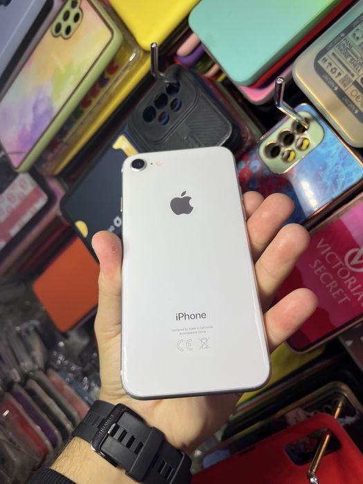 Айфон 8 64GB идеально