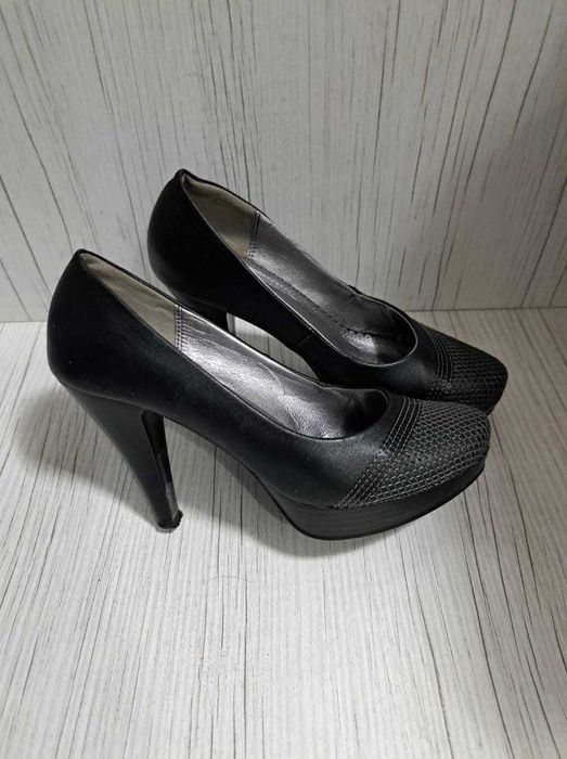 Дамски обувки използвани