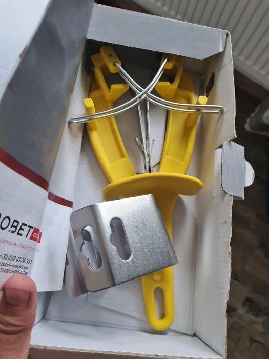 Cuțite  Victorinox, 12cm, 15 cm si 20cm, fierastrau de taiat oase