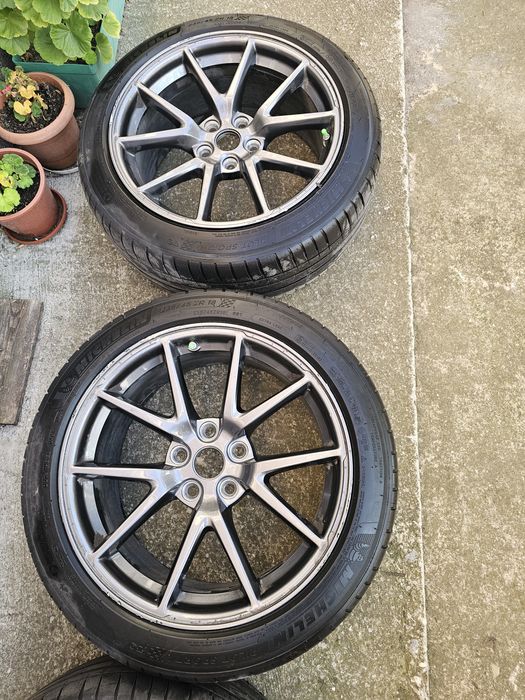 18" джанти с гуми Tesla Model 3