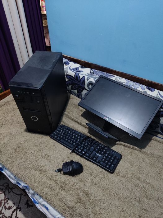 Компьютер монитор клавиатура мышка