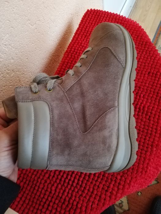 Ghete piele naturala și blana Helvesko nr 38