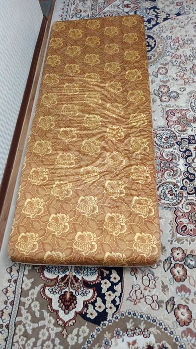 Матрас поролоновый.