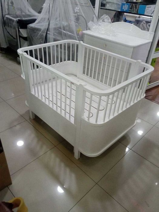 Детский кровать и шкафчик