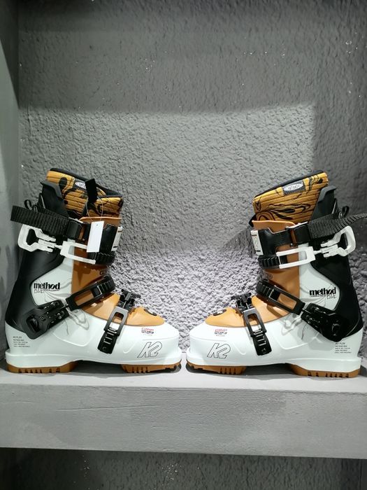 Clapari schiuri ski freestyle /freeride K2 Method B&E Nou! Marime 27.5
