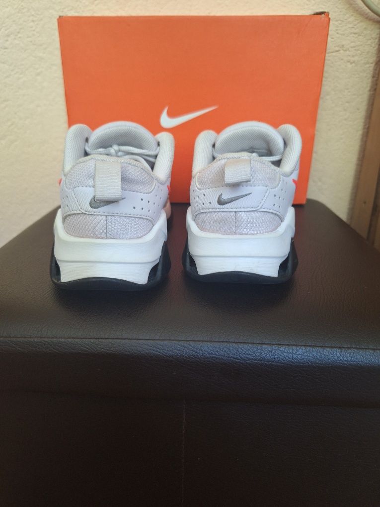 NIKE zoom bella 6  - 36 номер