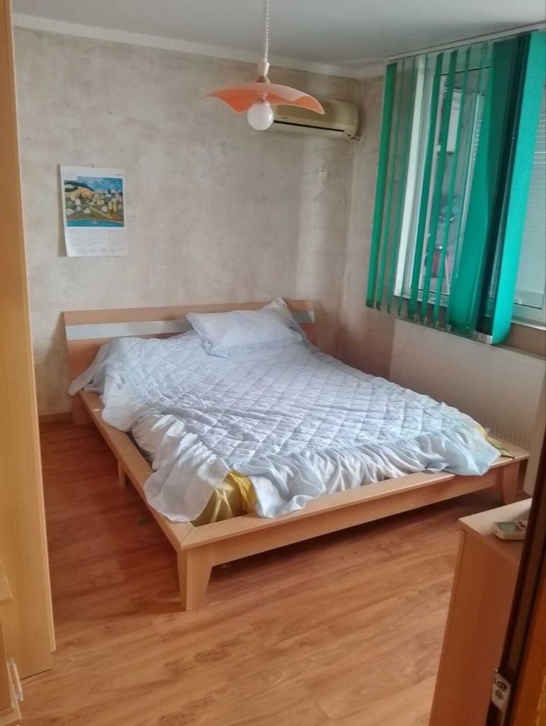 Дава се под наем Четиристаен апартамент в Айтос - 110 кв.м за 175 € - Снимка #2
