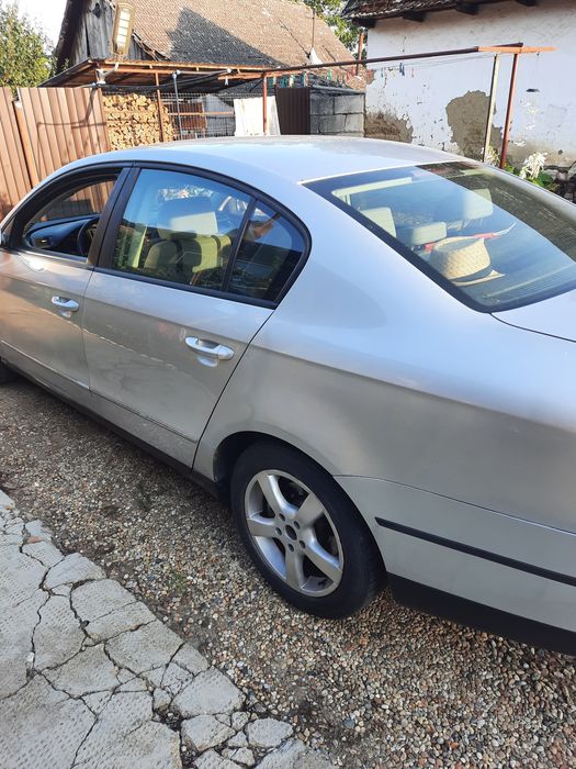 Vand Passat 1.6 benzina.an 2oo6