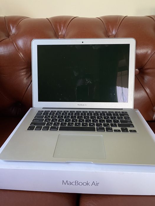 Продам ноутбук .