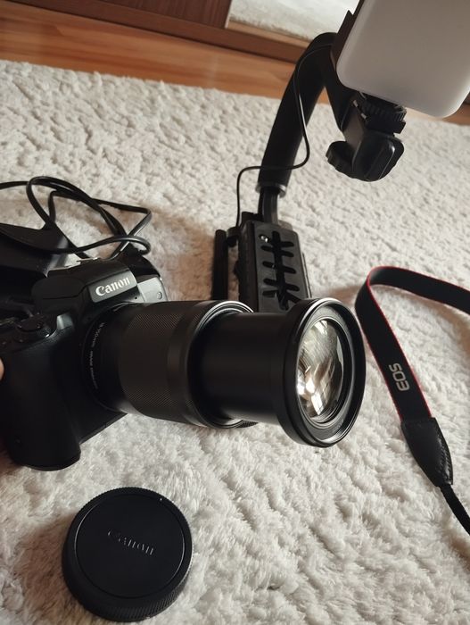 Продаю Canon EOS M50 Mark II + комплект для видеосъёмки
