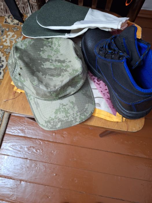 Продам сапоги рабочие рр 41 и 43 спецодежда