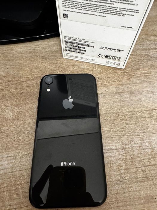 Продам iPhone XR 64 GB