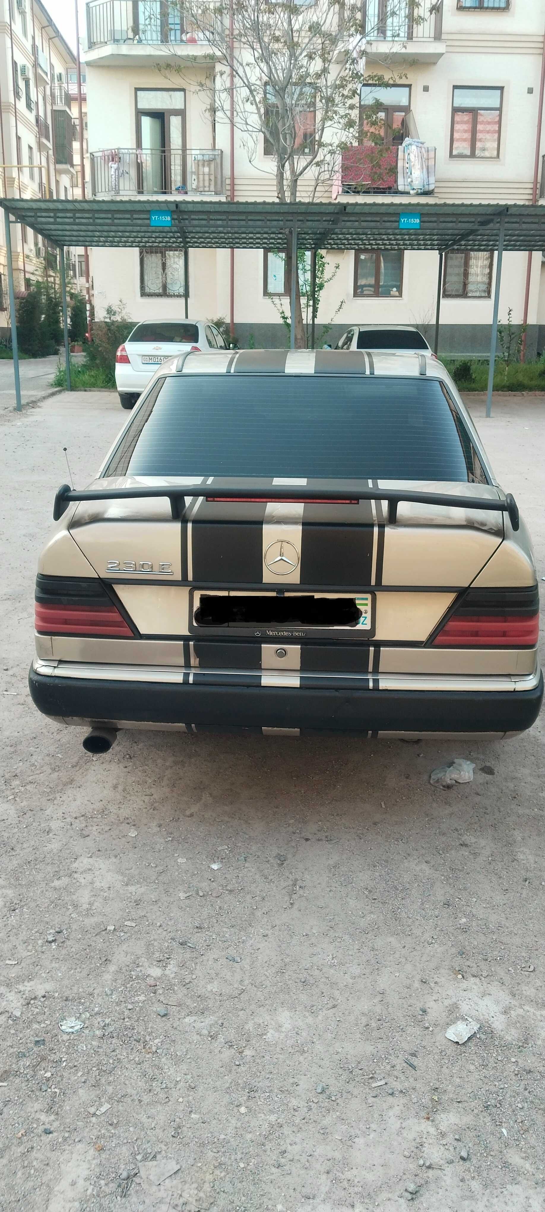 Продаю  машину w124