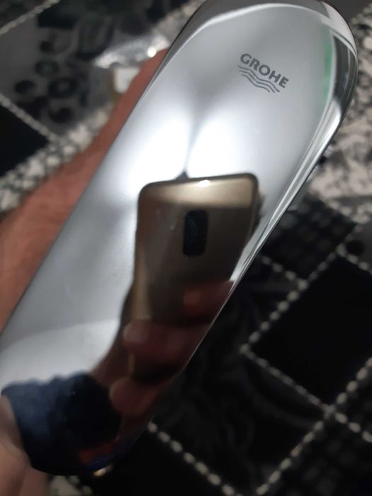 De vânzare baterie lavoar pe infraroșu marca GROHE nouă.