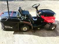 Tractoras de tuns gazon gude