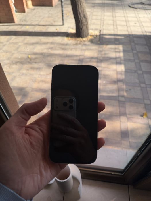 Продам свой iPhone 14 Pro йомкость 77% в среднем состоянии