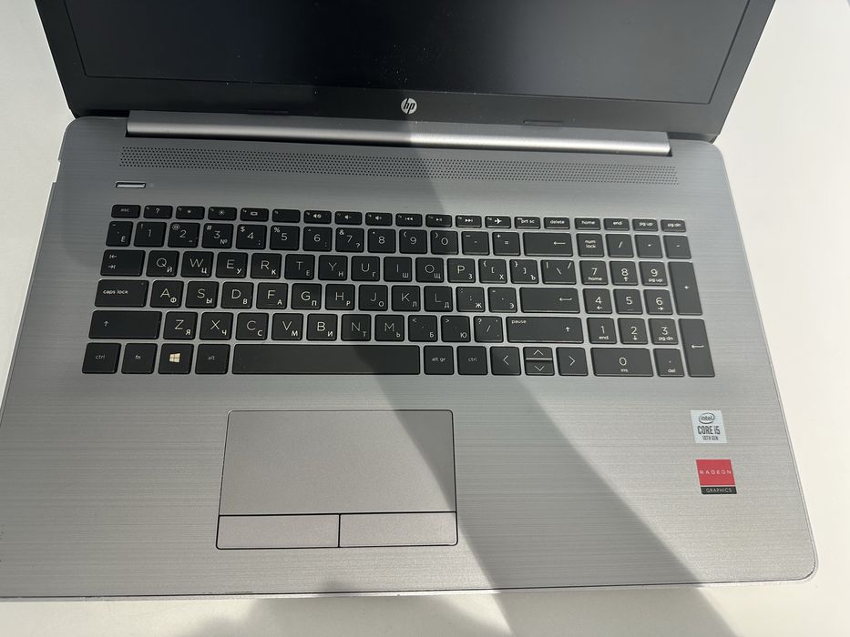 Hp 17” экран Core i5- 10210U 8gb Ozu