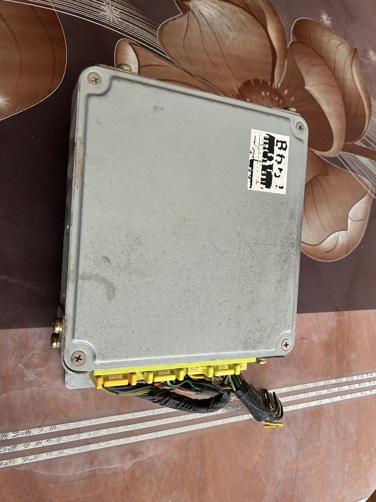 Мазда 323. BF1, 1988 г., компютър