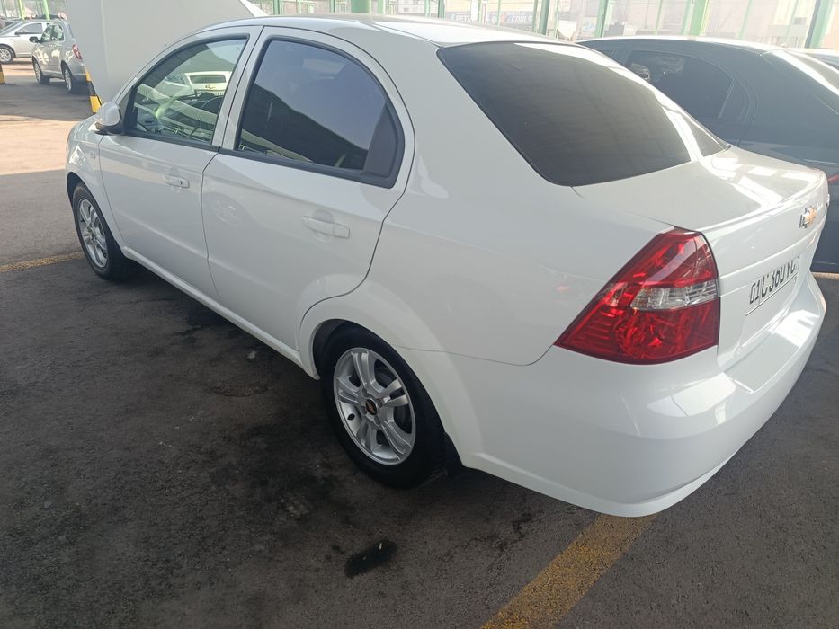 Нексия 3 автомат , метан.