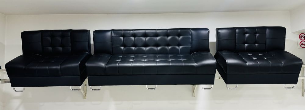 кожаный диван и кресло