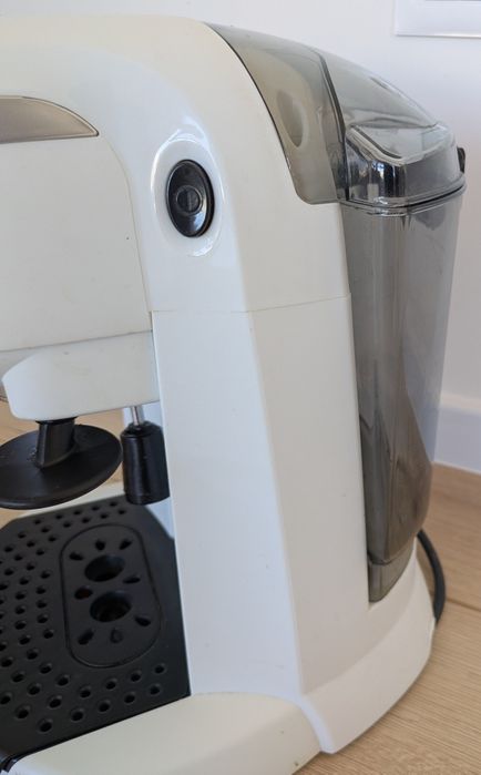 Кафемашина DeLonghi EC221.W