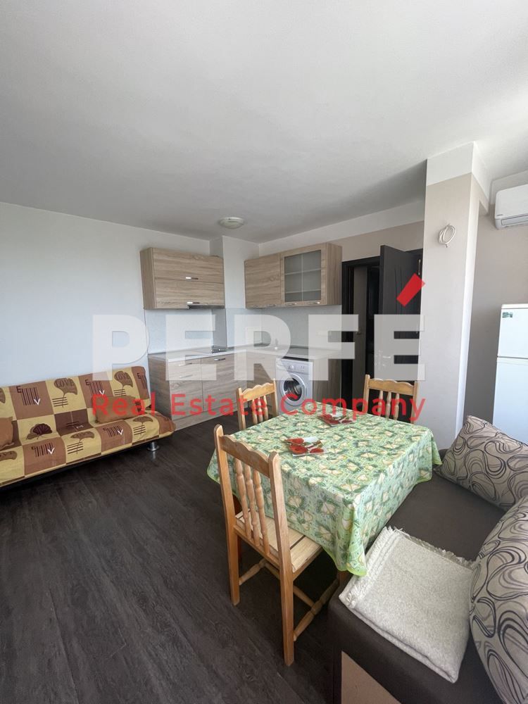 Продава се Двустаен апартамент в Бургас, Славейков - 67 кв.м за 2389 €/кв.м - Снимка #1