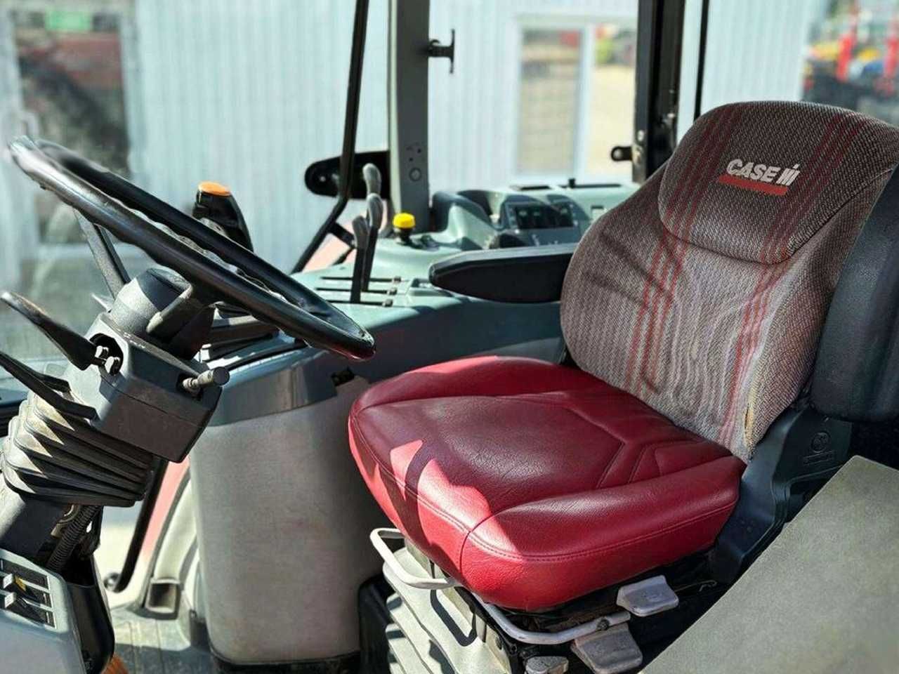 Колесный трактор Case IH Maxxum MX170