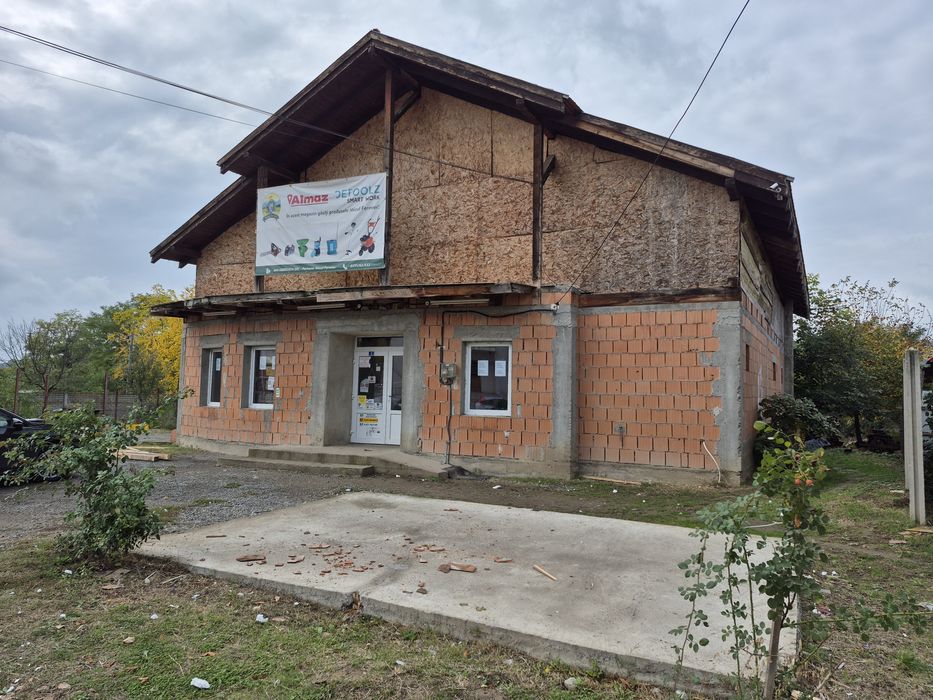 Casa de vanzare sau închiriere în comuna Forotic – poziție centrală