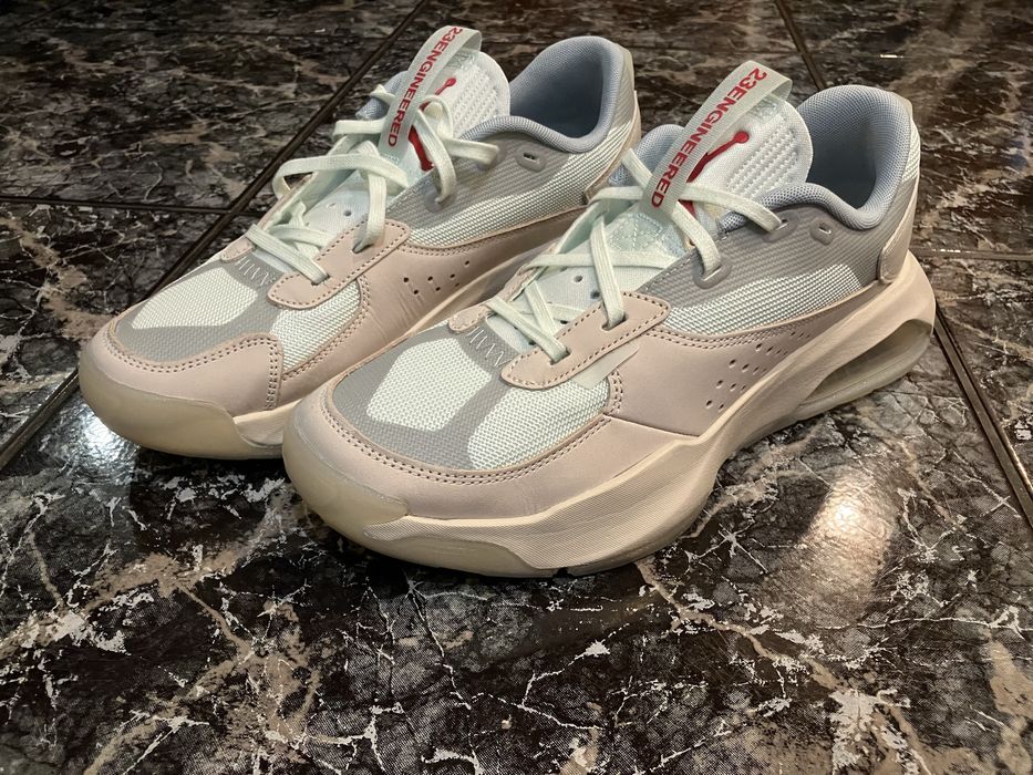 NIKE Jordan air 200E