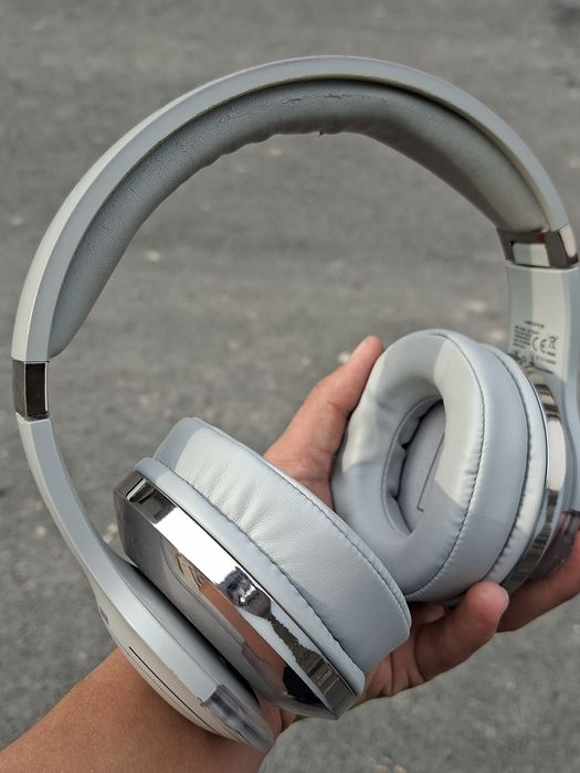 Продам свои наушники в нормально состоянии