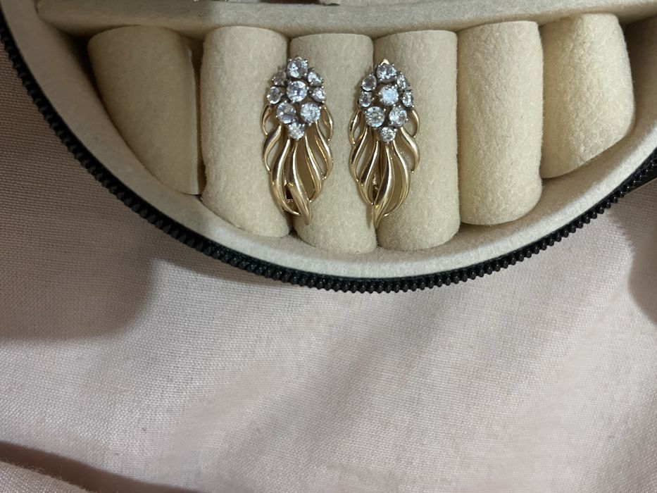 Срочно продам золотые сережки