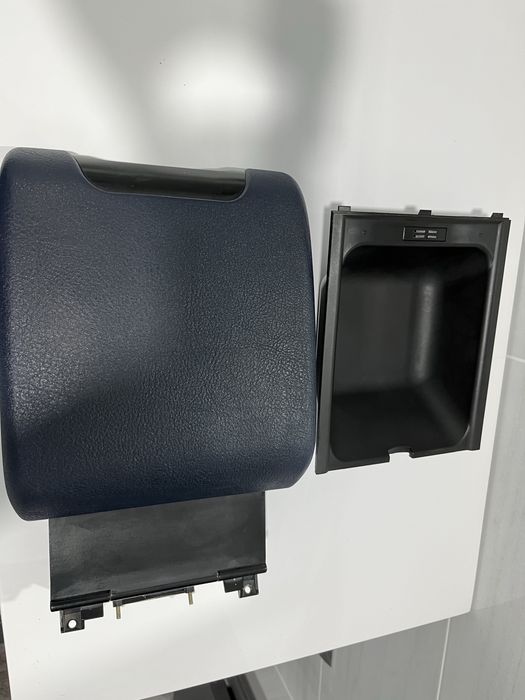 БМВ е39 Подлакотник