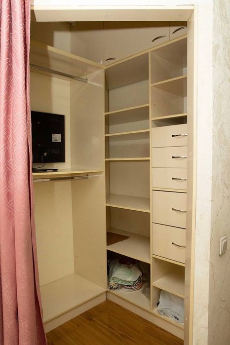 Квартира 5/2/5 
Юнусабад 15 квартал.
.
не торец