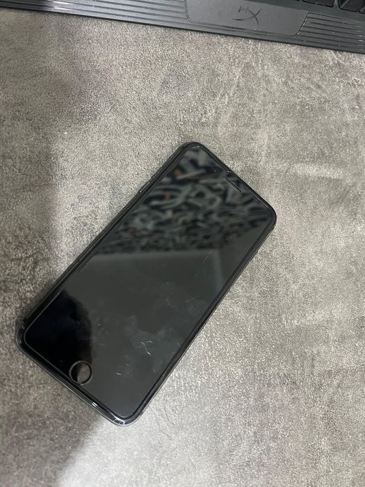 продам iphone 8+