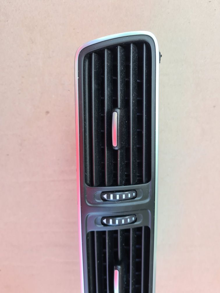 Grila centrala plansa VW Passat CC B7 B6