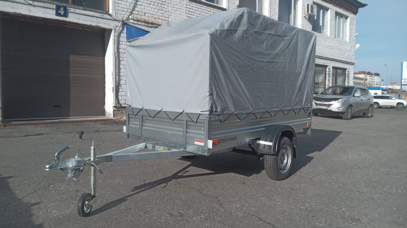 Автоприцеп с тентом