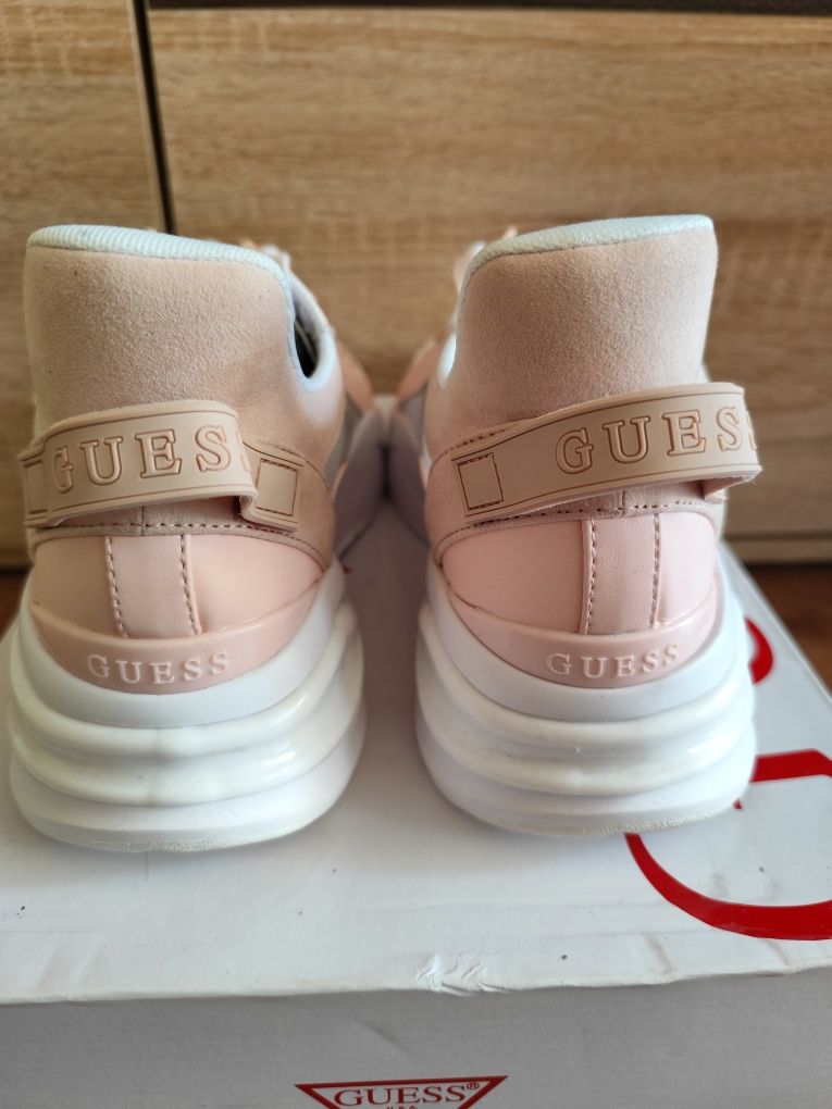 Сникърси Guess 40 номер