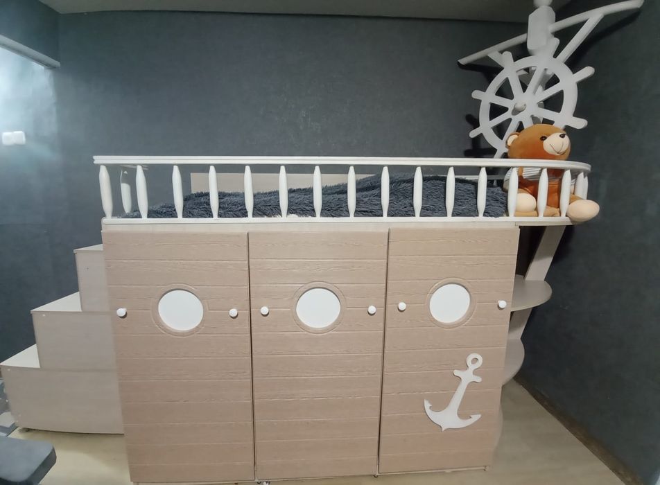 Кровать детская в отличном состоянии