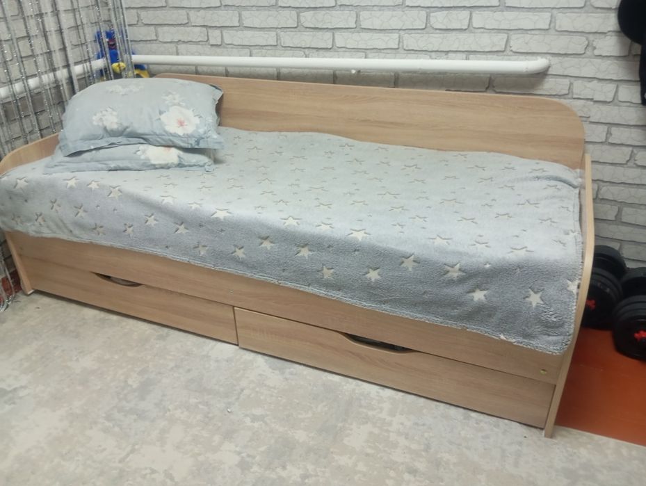 Кровать подростковая