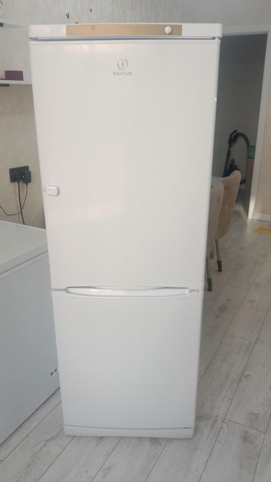 Продам холодильник Индезит