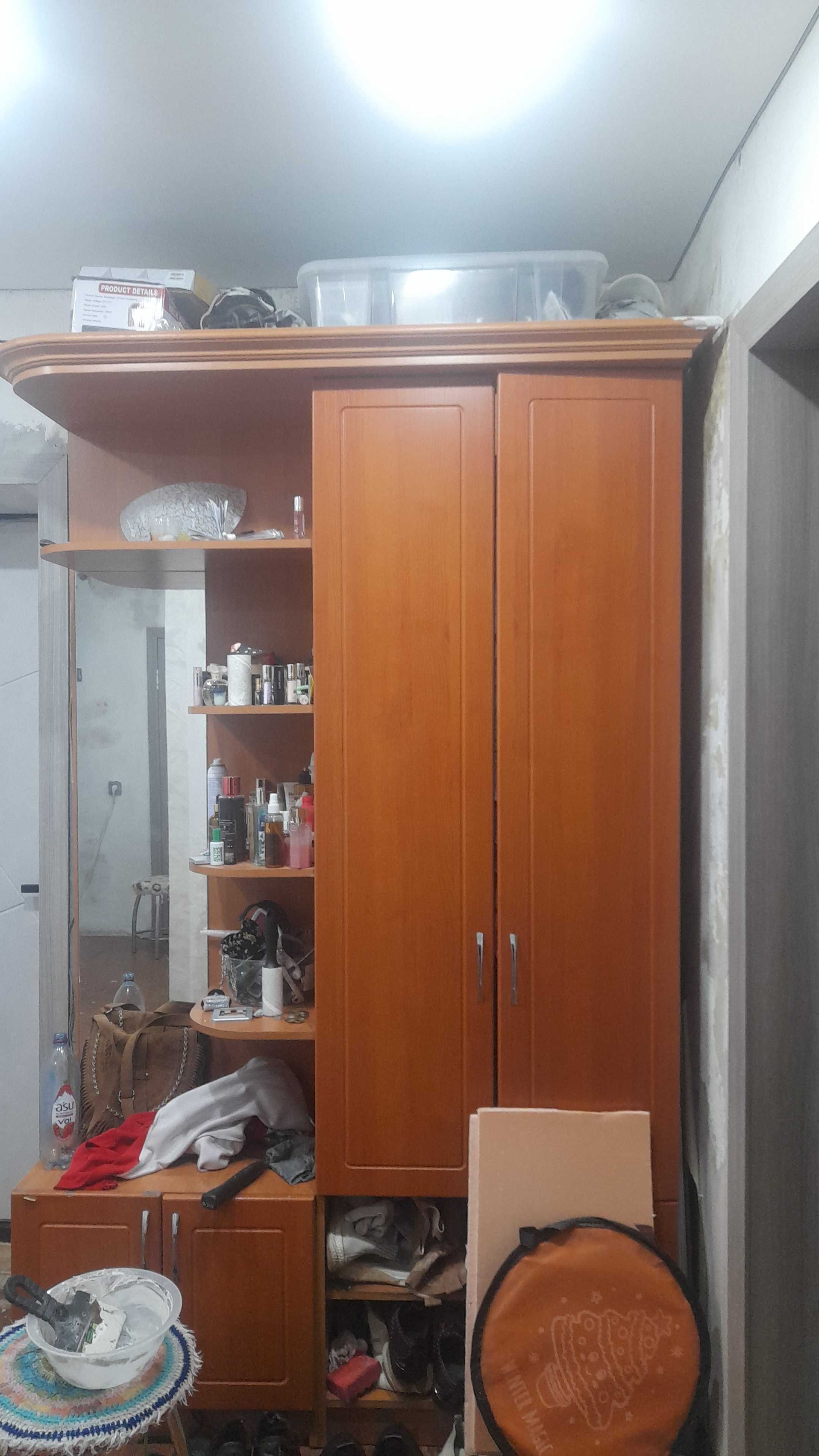 Отдам даром стенку в прихожую