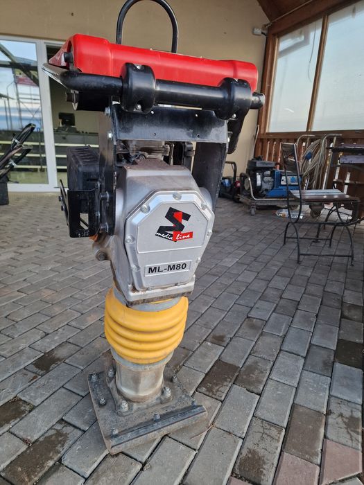 Vând mai compactor media line an 2024