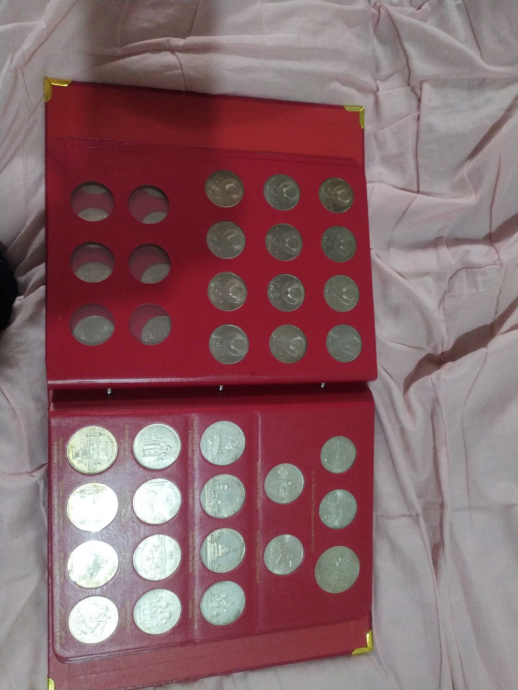 Продам коллекцию монет 77шт