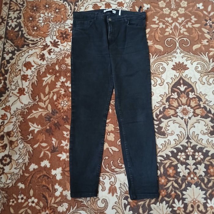 Джинсы женские.  .