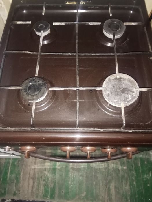 Грета газовая плита рабочая продается.