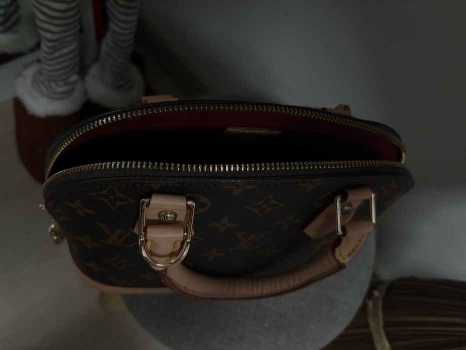 Geantǎ LV Alma BB ^* originală *^