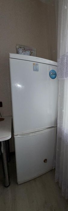 Продам Холодильник LG