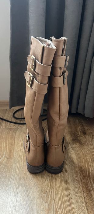 Нови високи кафеви кожени ботуши, номер 39